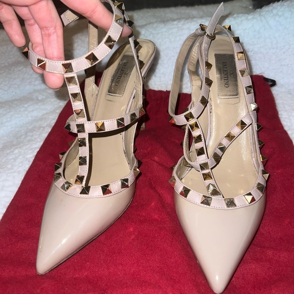 Valentino Garavani Rockstud Pointed Toe Pumps - Picture 1 of 7